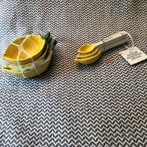 Target Lemon Measuring Cups & spoons